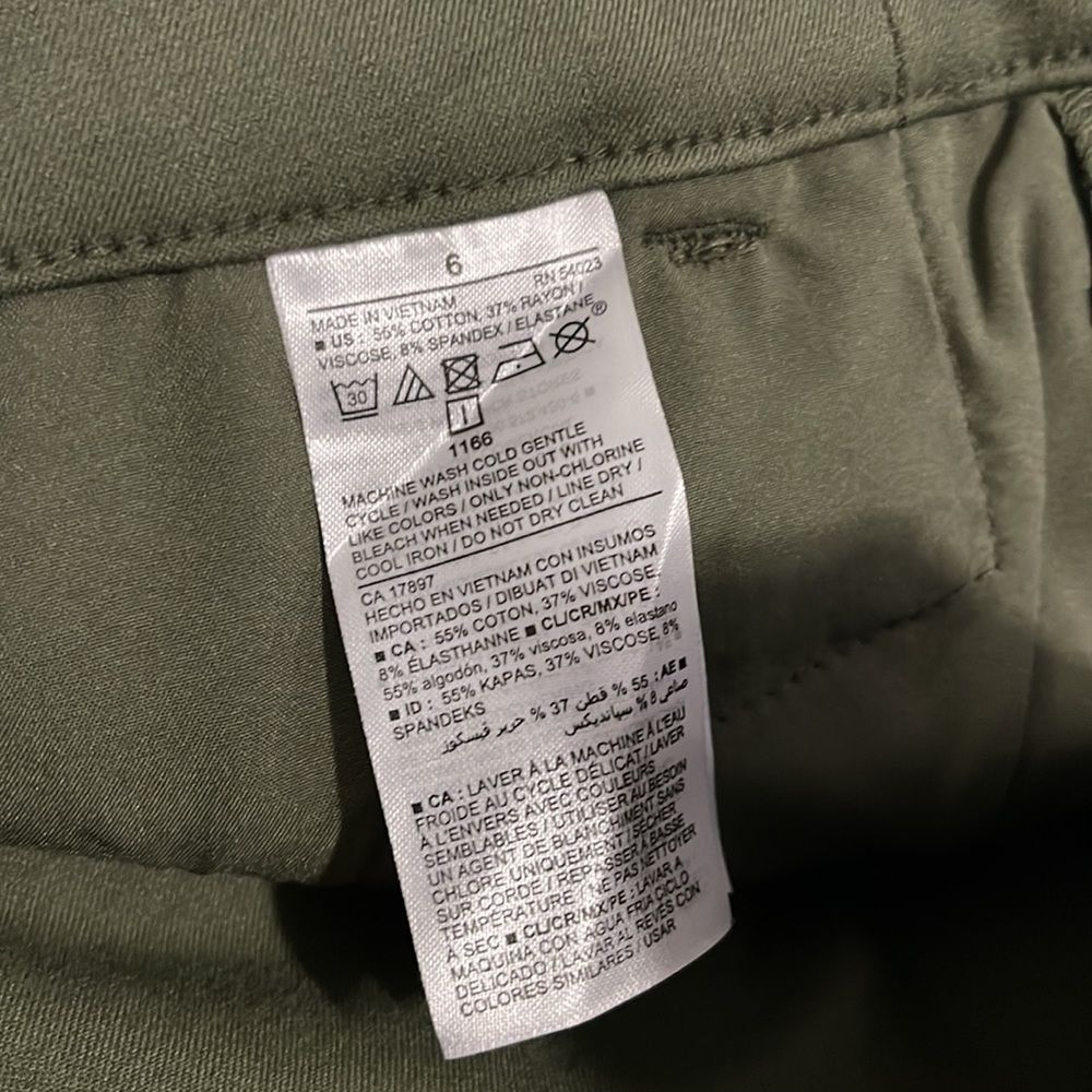 NWT- Old Navy - 24+. Pixie Pant - Picture 9 of 9